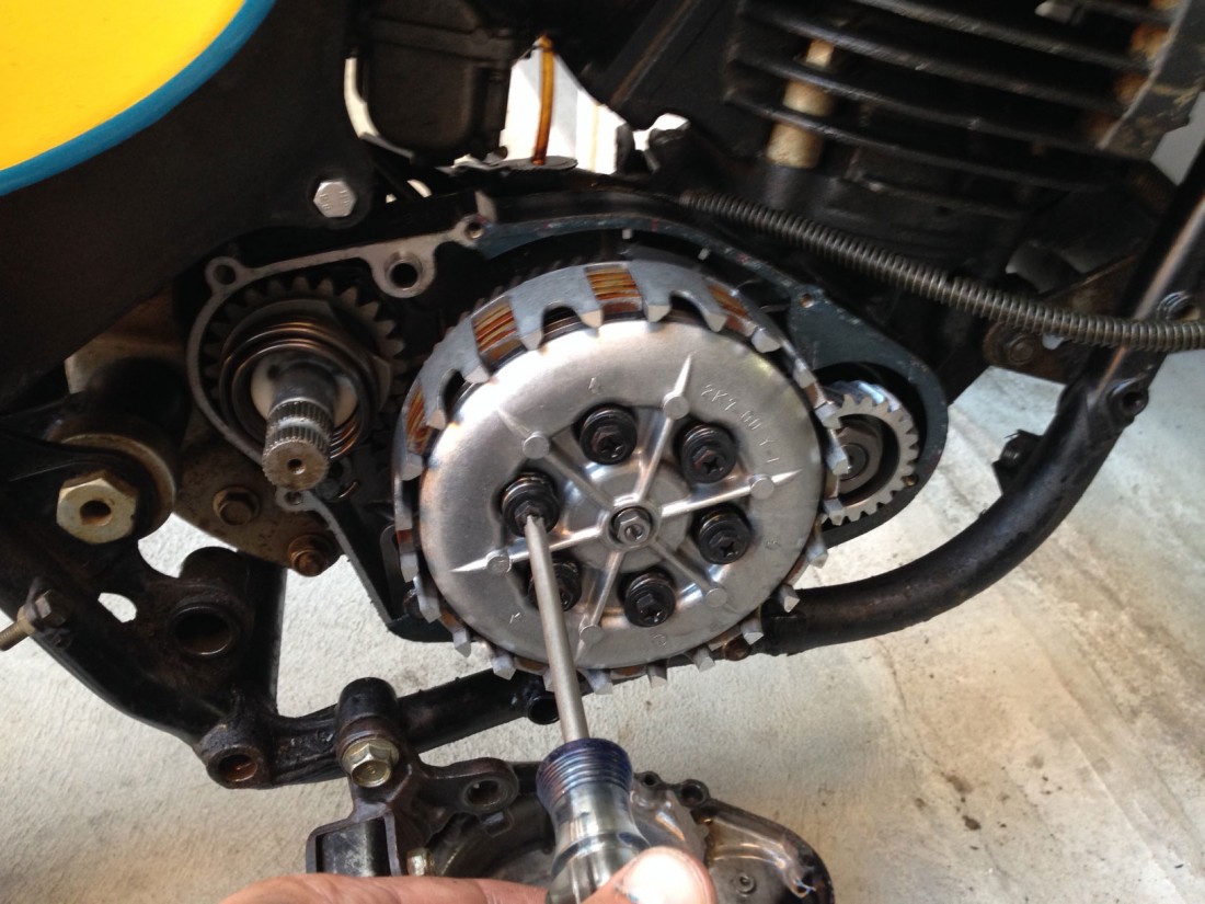 Replace Yamaha 2 stroke crank seals Chin on the Tank Motorcycle